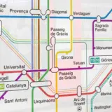 Mapa del metro de Barcelona con estaciones como Sants Estació, Catalunya y Sagrada Familia. Ideal para planificar tu viaje, como si fuera el barcelona hauptbahnhof.