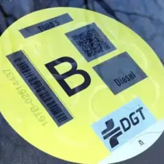 Etiqueta b de Euro 5 para coche diésel, con código QR y distintivo DGT.
