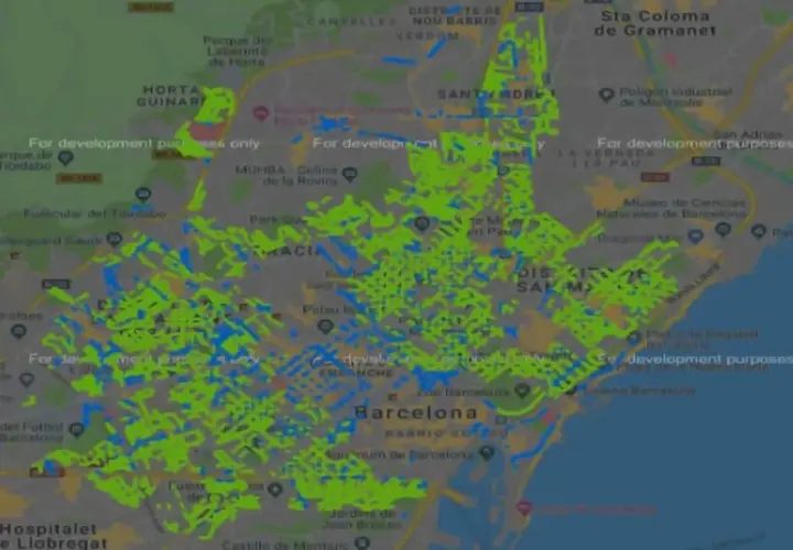 Mapa de Barcelona con áreas de zone bleu resaltadas en verde y azul. Muestra distritos como Gràcia, Eixample y Sant Andreu.
