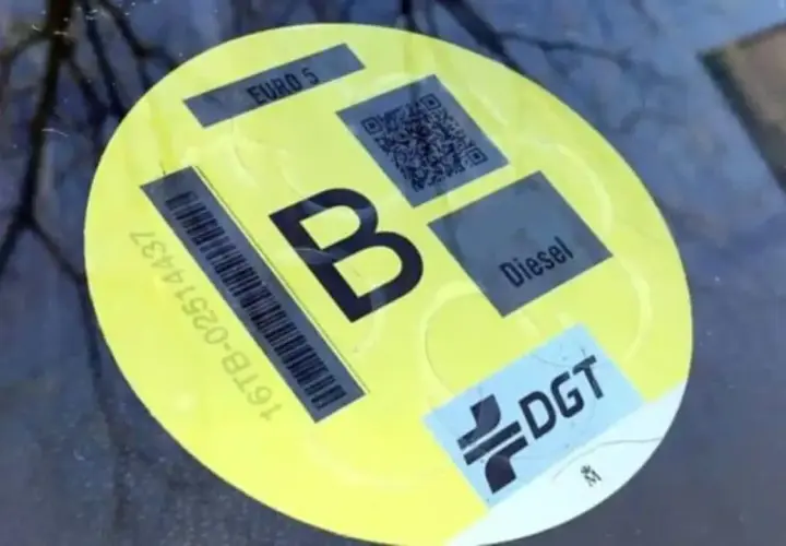 Etiqueta b de Euro 5 para coche diésel, con código QR y distintivo DGT.