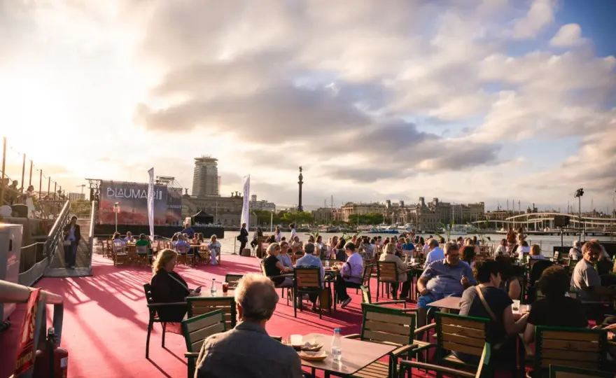 Aparcar en el Port Vell - precios y reserva en Moll de la Fusta