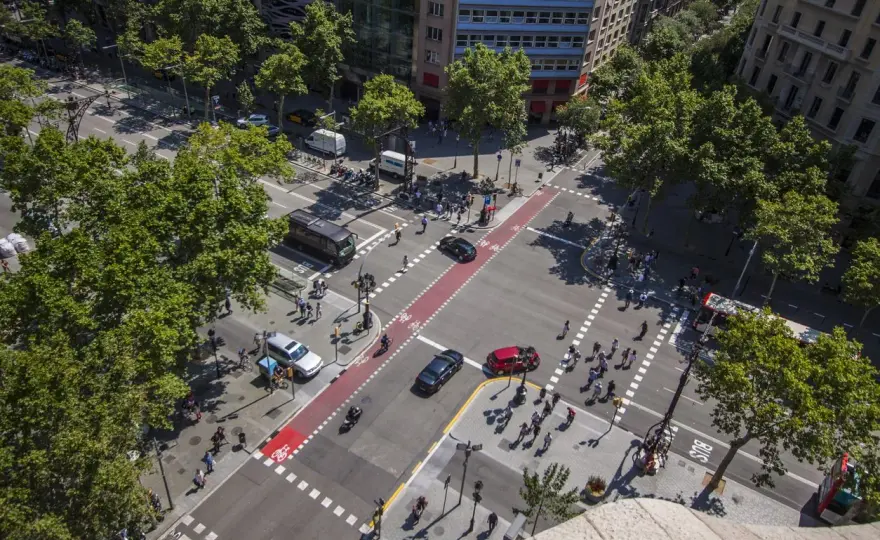 Paso de peatones en Barcelona - quién tiene prioridad