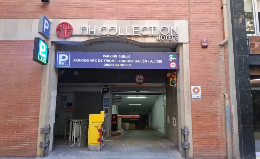 Aparcar en Las Arenas de Barcelona - precios y alternativas