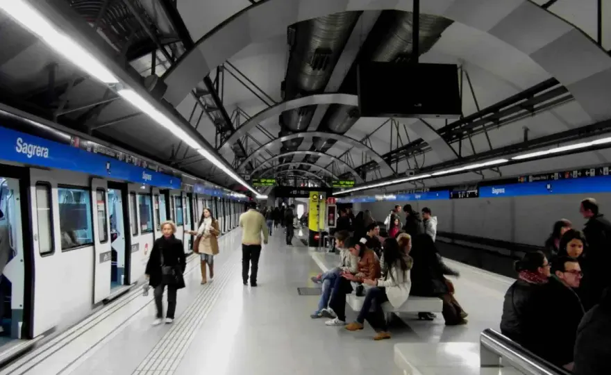 ¿A qué hora cierra el metro de Barcelona?